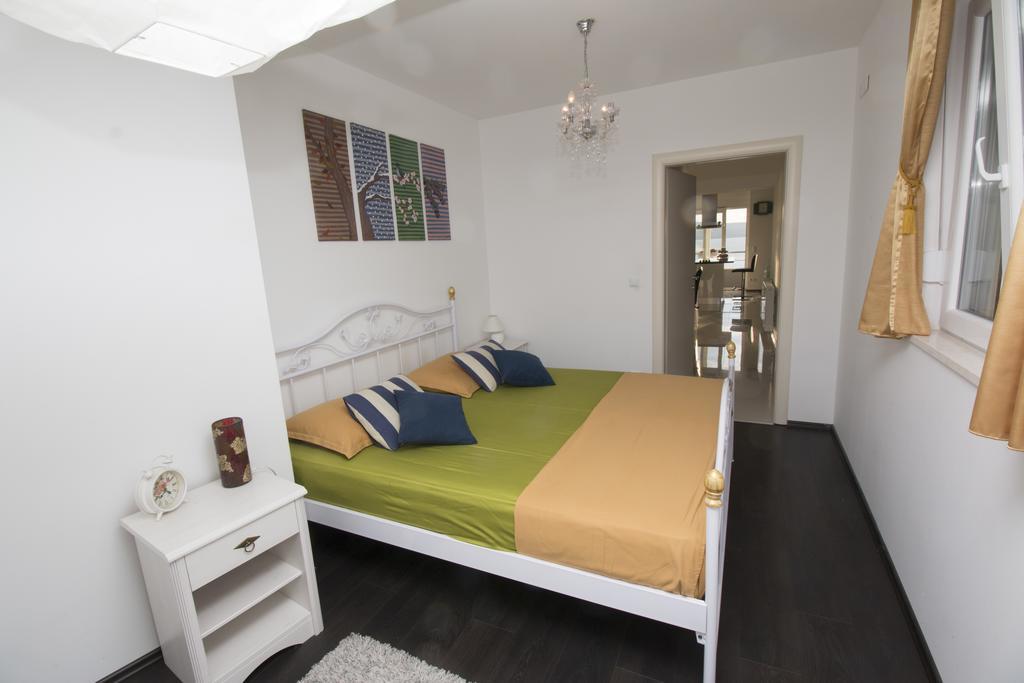 Apartment Mate أوميس المظهر الخارجي الصورة